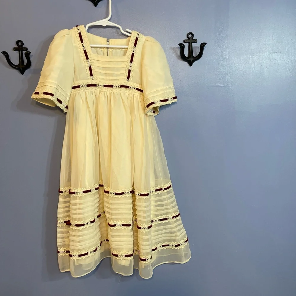 Vintage Handmade Girls Dress Ivory w/ Green Velvet Ribbon and Lace - Picture 1 of 9